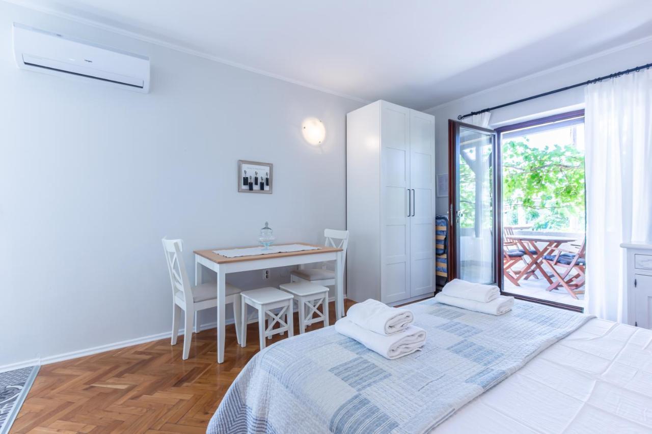 Apartments Vladan With Terrace Baška Eksteriør billede